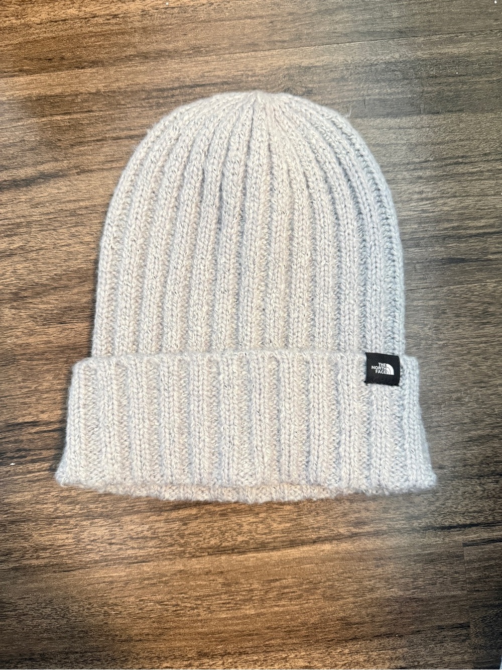 🩵 The North Face Light Grey Rib Knit Beanie Toque